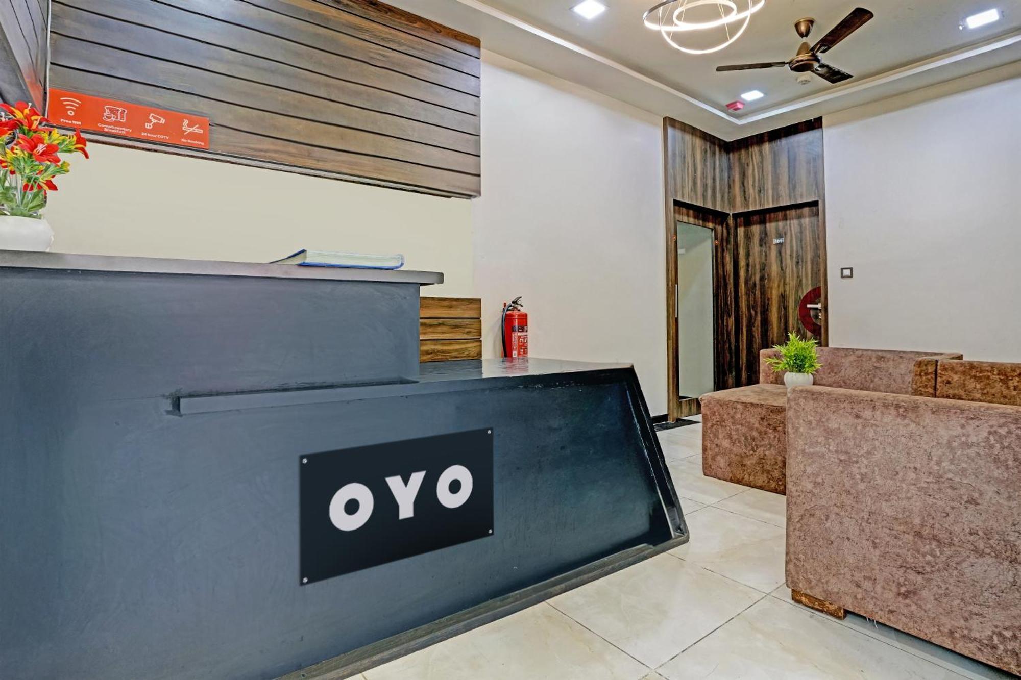 OYO 18581 Hotel Blue Inn Residence Bombay Exterior foto
